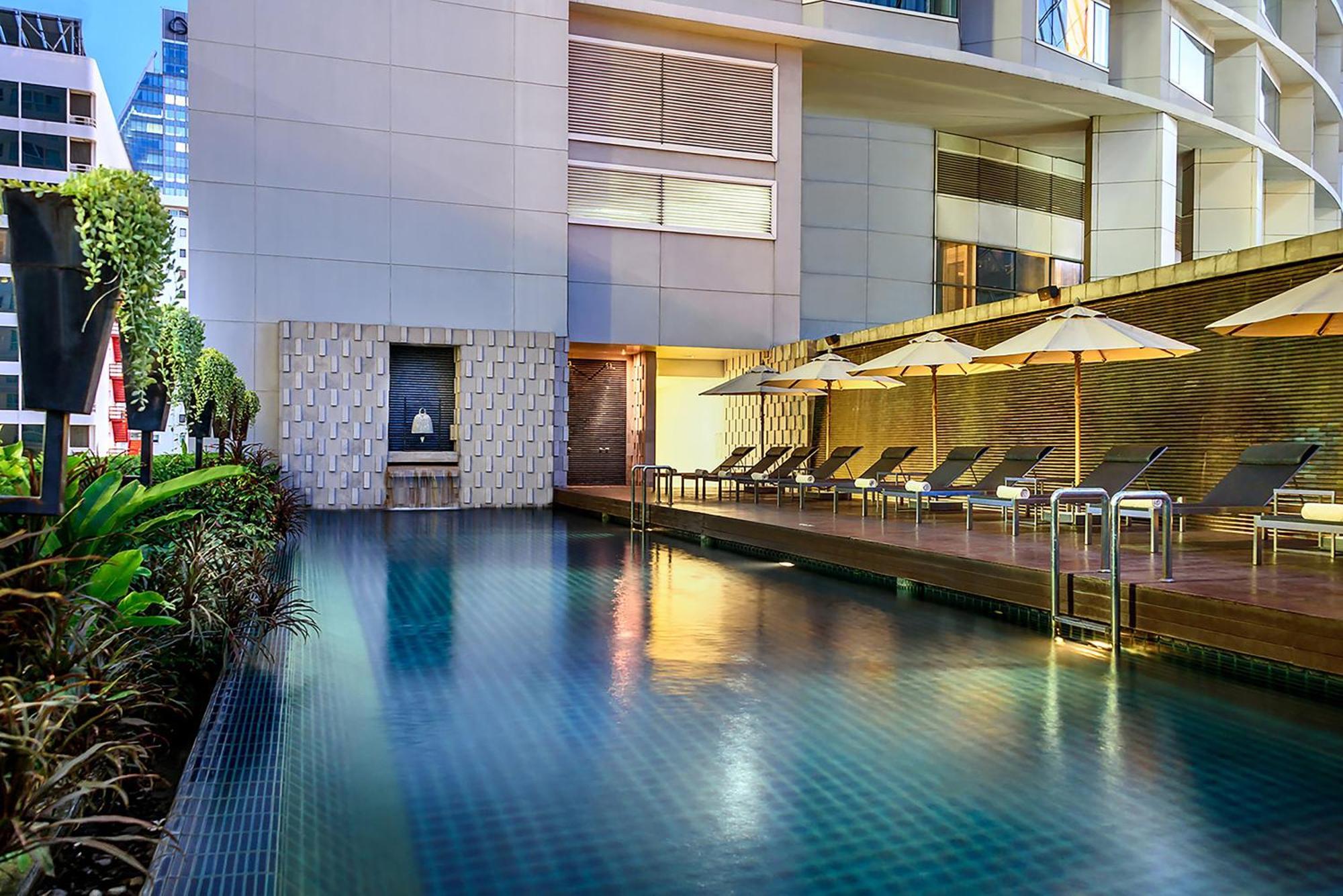 Hilton Bangkok Grande Asoke Hotel Exterior photo