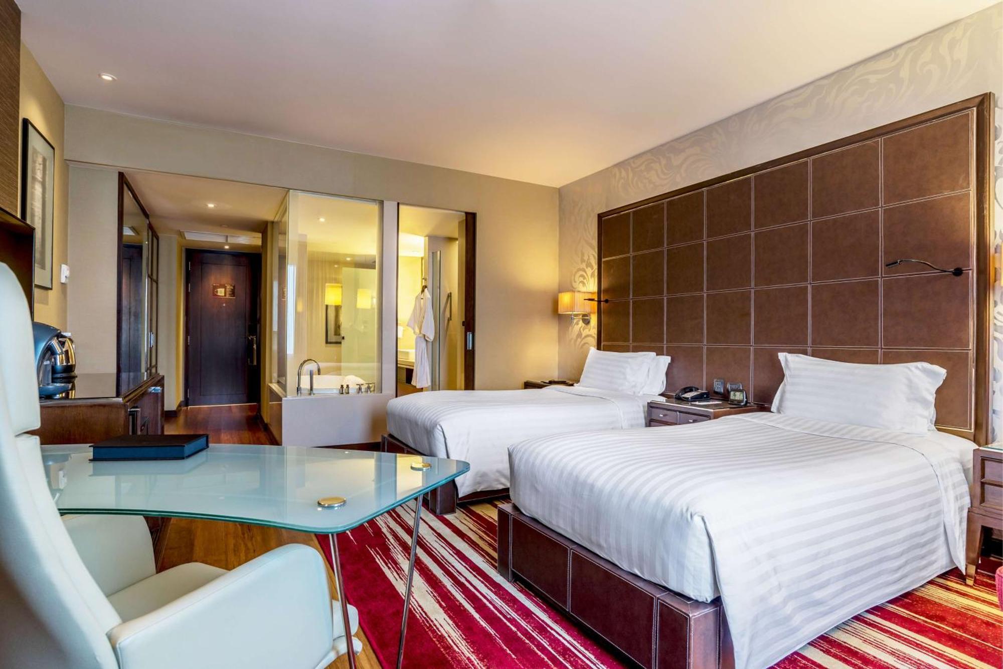 Hilton Bangkok Grande Asoke Hotel Exterior photo